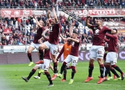 开云体育在线-西甲强强对抗，谁能笑到最后？，势不可挡