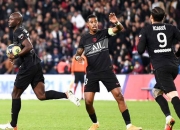 开云体育-马赛后卫线稳固，备战巴黎圣日耳曼的比赛，振奋人心