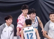 开云体育入口-青岛队险胜天津队，周琦点燃赛场