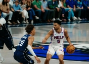 开云APP-包含独行侠击败篮网，新秀基德披猛士风的词条