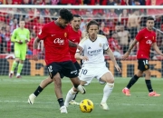 开云体育中国-曼联爆冷失利，遭遇客场惨败