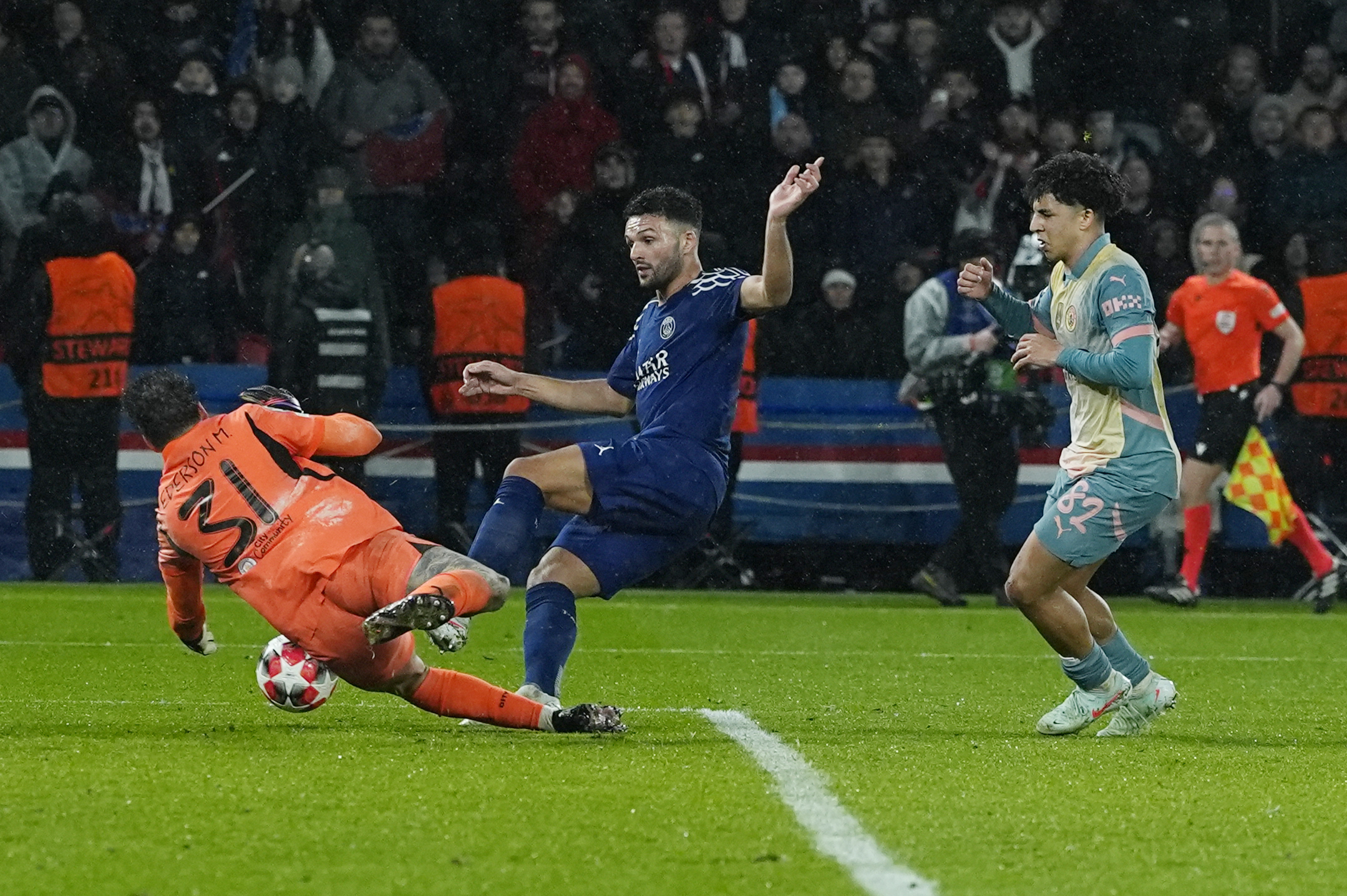 巴黎圣日耳曼队在国际赛事中铩羽而归的简单介绍 巴黎圣日耳曼队在国际赛事中铩羽而归的简单介绍