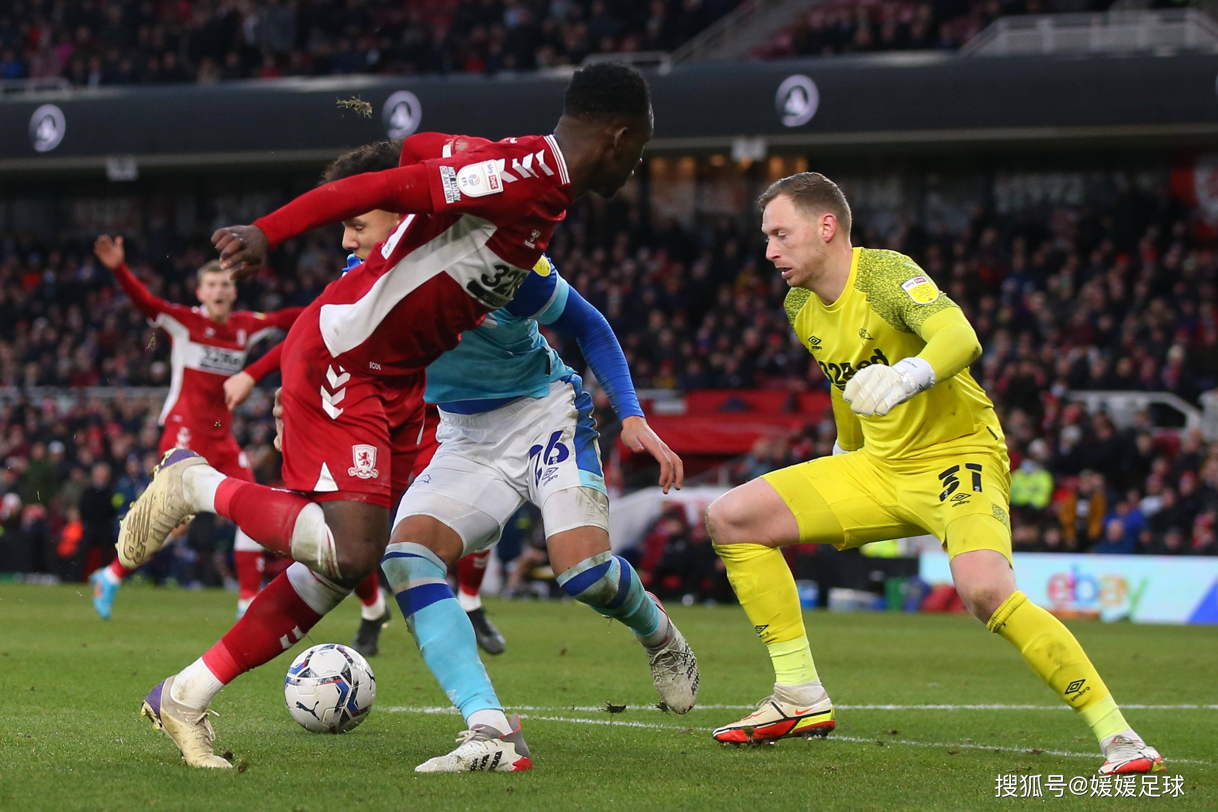 包含沃尔夫斯堡客场告捷，欧战资格望尽可待的词条