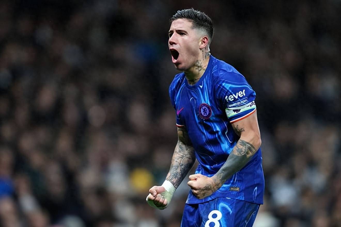 切尔西胜出过程中出现争议,球队表现遭质疑 切尔西胜出过程中出现争议,球队表现遭质疑