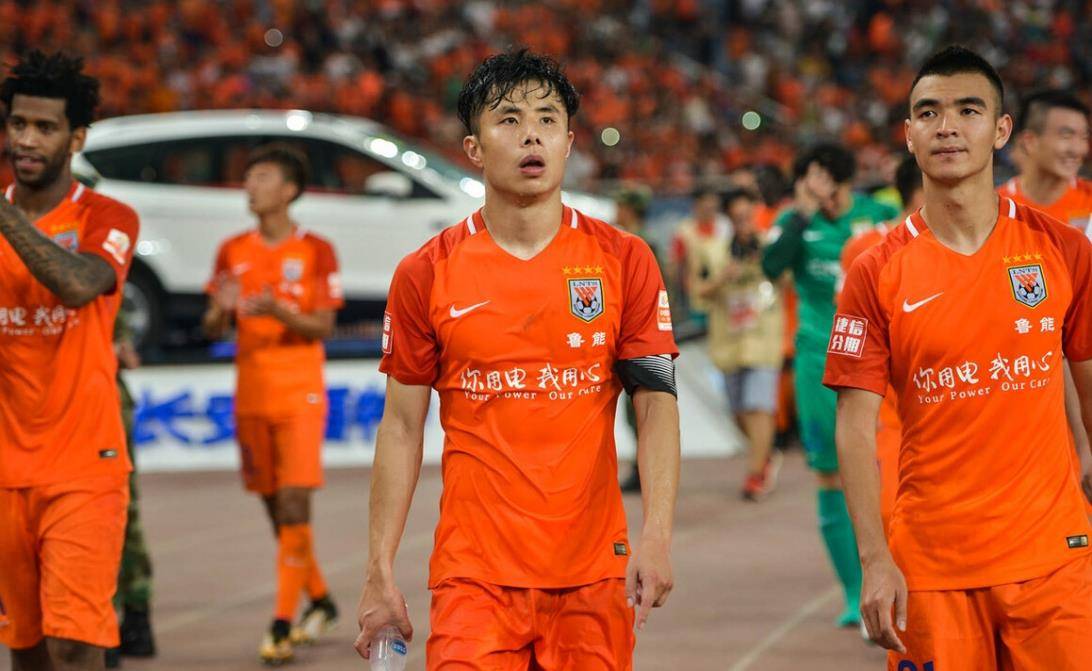 关于山东鲁能主场大获全胜，士气高涨的信息