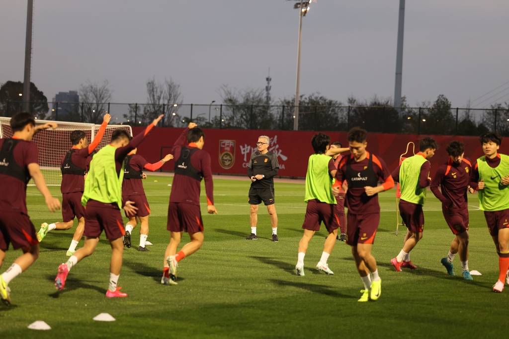 年轻球员表现抢眼，赢得主帅信任