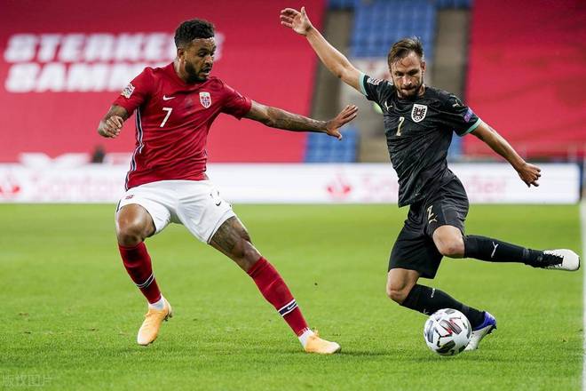 法国队大胜英格兰，锁定小组第一的希望