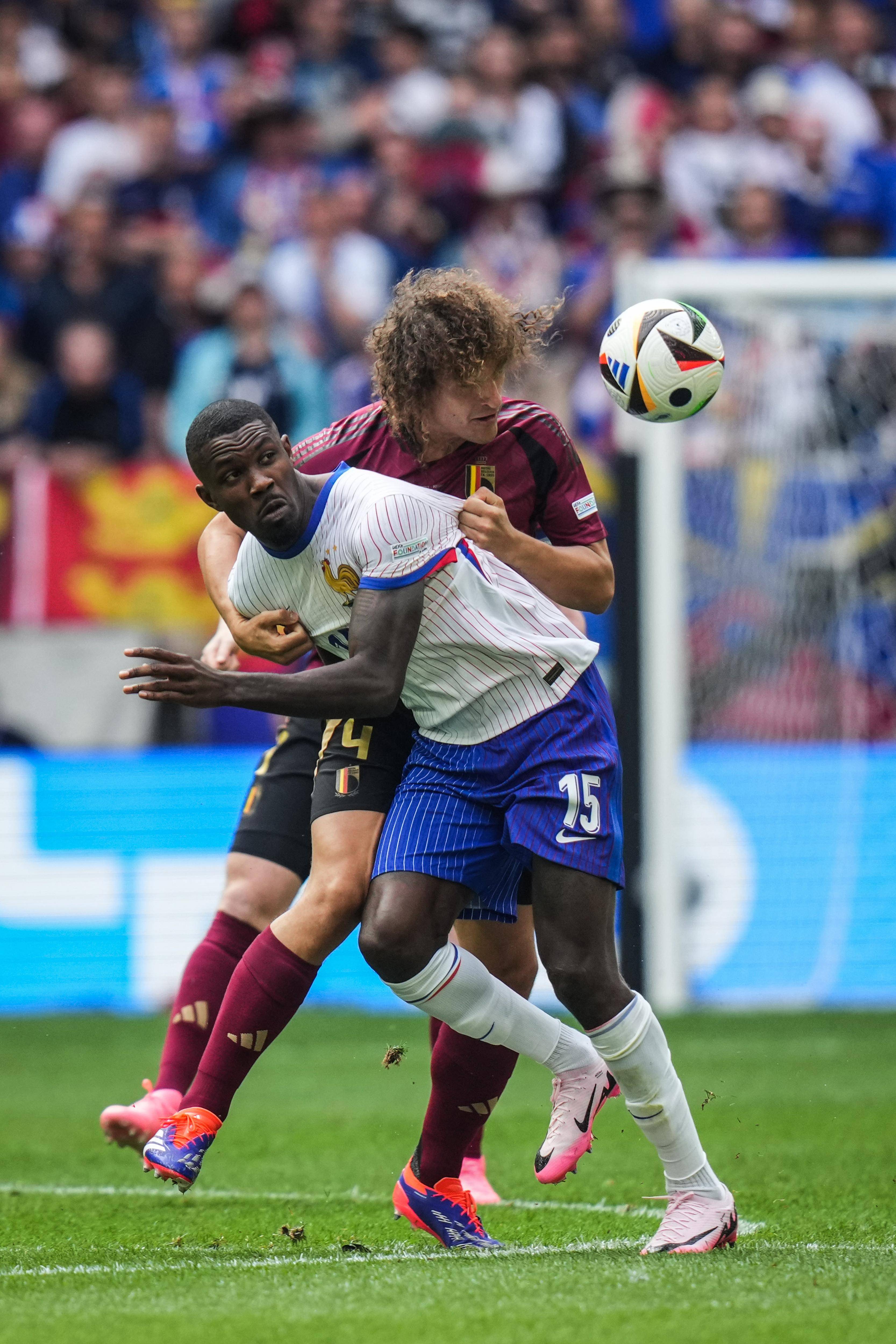 著名球队在欧洲国家杯比赛中表现出色 著名球队在欧洲国家杯比赛中表现出色