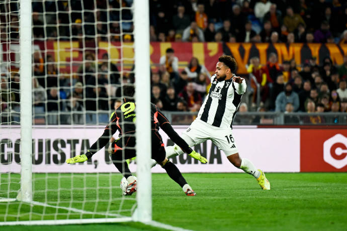 罗马主场大胜尤文图斯,夺取宝贵三分 罗马主场大胜尤文图斯,夺取宝贵三分