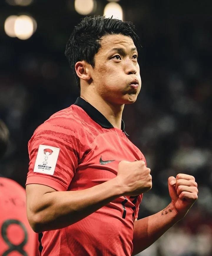 韩国队在前锋球员带领下，展现出色球技