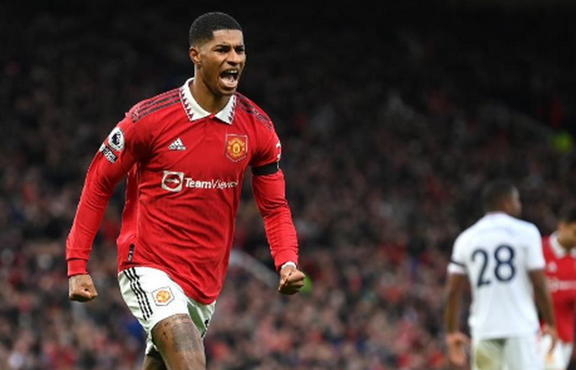 包含曼联主场力克水晶宫，摘得宝贵胜利的词条