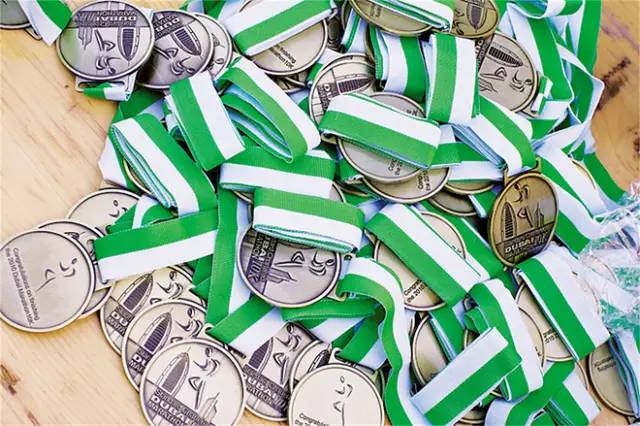 阿联酋运动员在射击项目中斩获奖牌