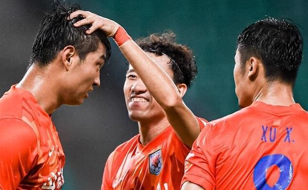 台湾队在场上全力以赴，夺冠