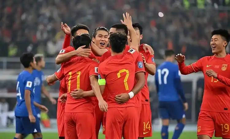 国内足球巨星对决：实力碰撞的时刻到了！的简单介绍