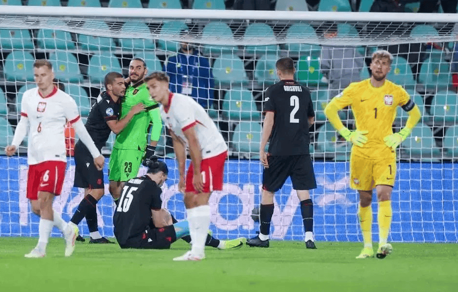 关于葡萄牙奋力扳平波兰,保住小组次席位置的信息 关于葡萄牙奋力扳平波兰,保住小组次席位置的信息