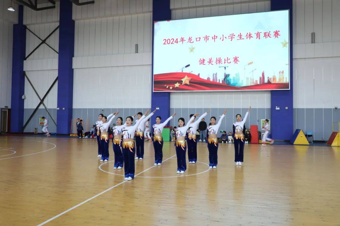 体操比赛技艺高超,选手获得好成绩的简单介绍 体操比赛技艺高超,选手获得好成绩的简单介绍