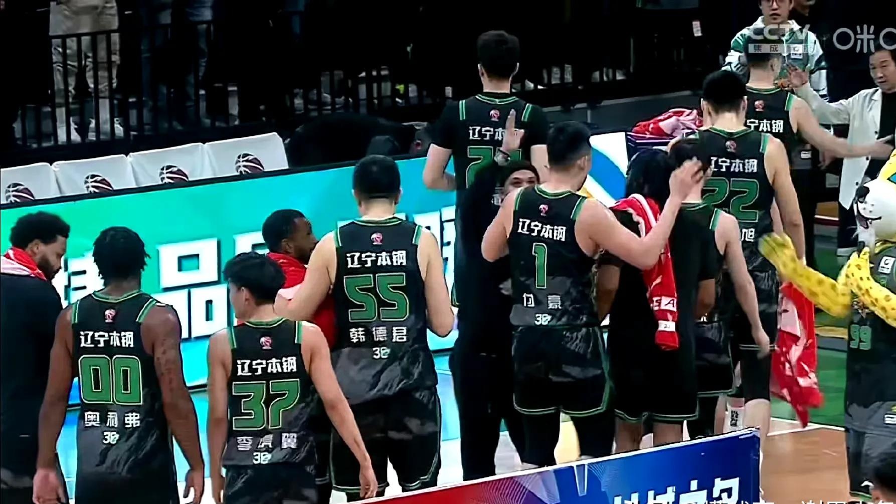 安徽男篮在比赛中大放异彩,引人注目的简单介绍 安徽男篮在比赛中大放异彩,引人注目的简单介绍