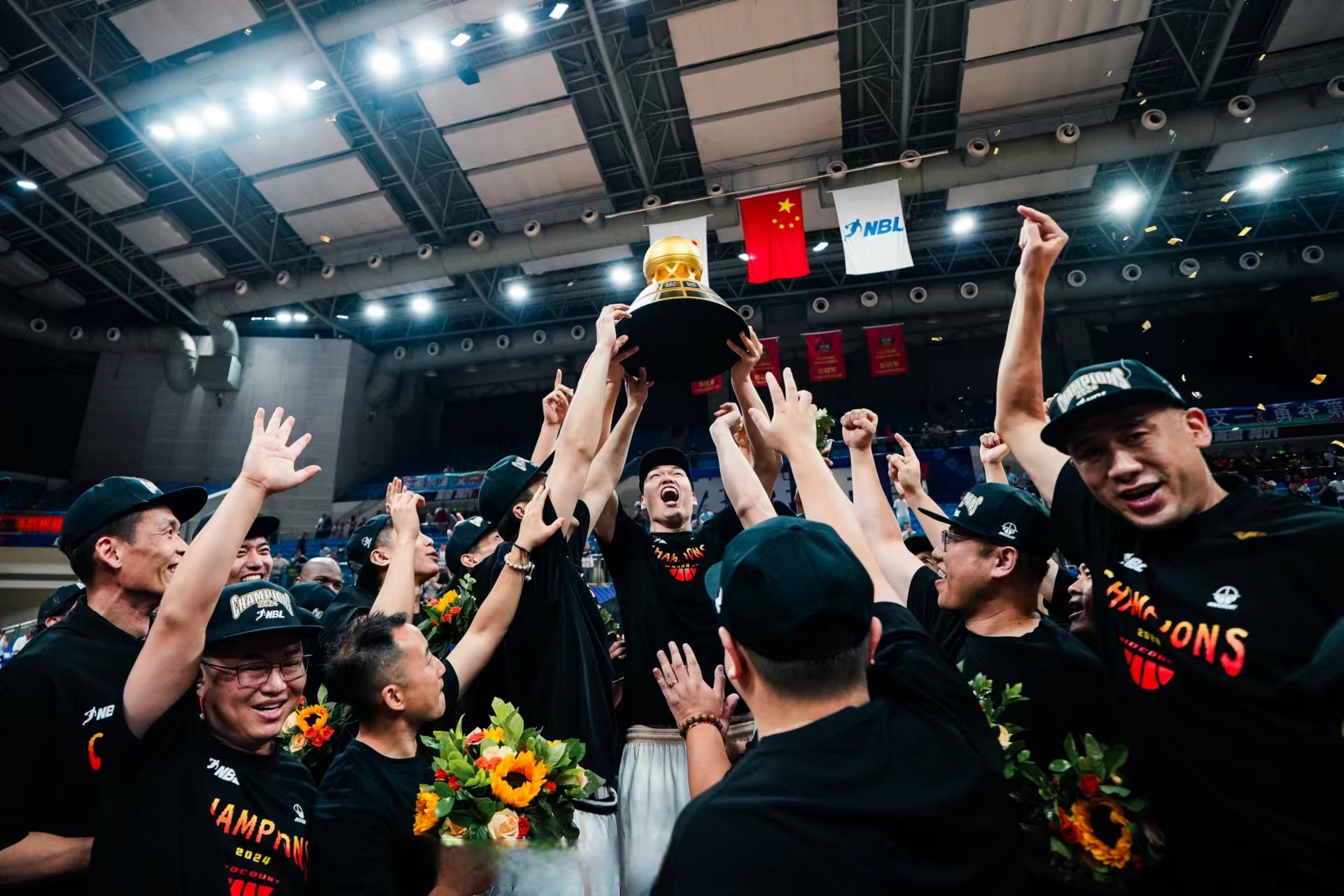 安徽男篮在比赛中大放异彩,引人注目的简单介绍 安徽男篮在比赛中大放异彩,引人注目的简单介绍