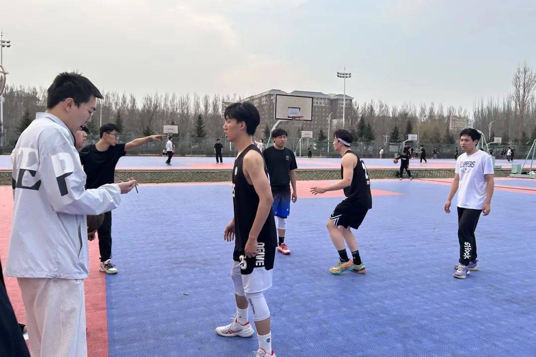 包含篮球世界杯激战,各队为荣誉拼尽全力的词条 包含篮球世界杯激战,各队为荣誉拼尽全力的词条