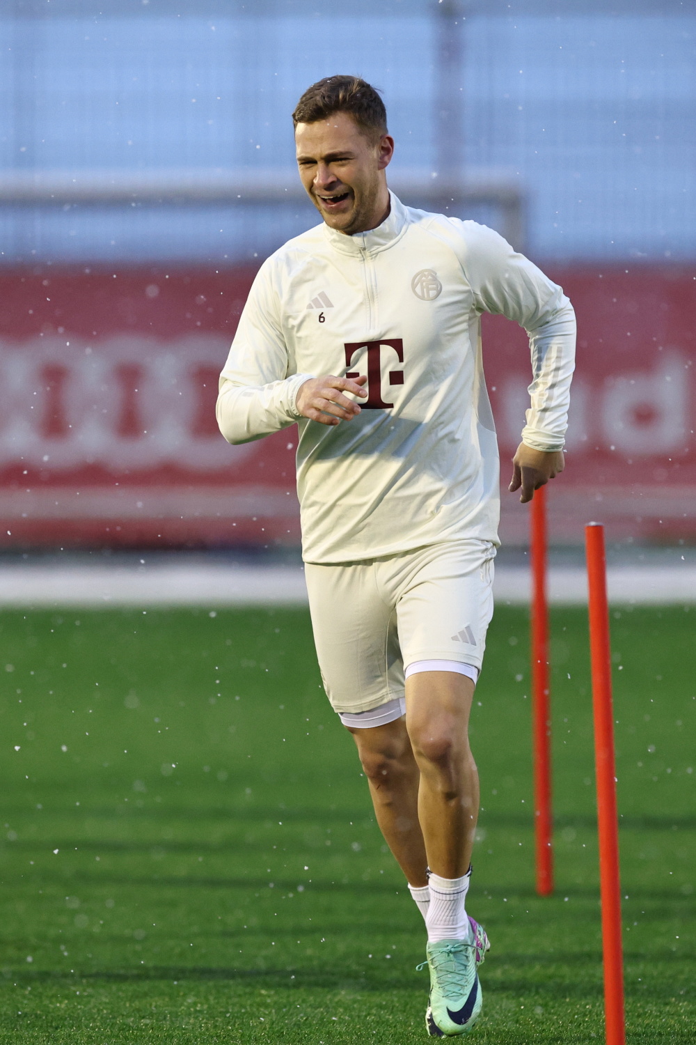 拜仁队员赛前积极备战,誓夺小组头名的简单介绍 拜仁队员赛前积极备战,誓夺小组头名的简单介绍