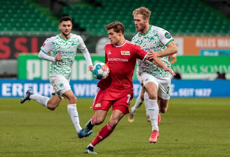 包含柏林联合再获胜，冲刺中游积分榜的词条