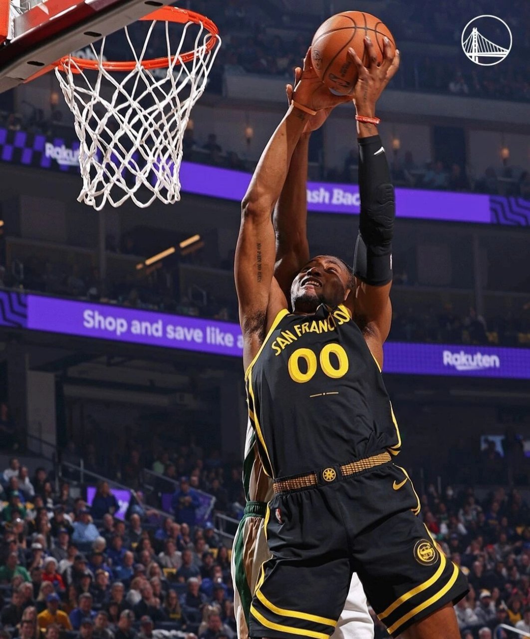 包含篮网惊险反超，战胜勇士取得连胜的词条