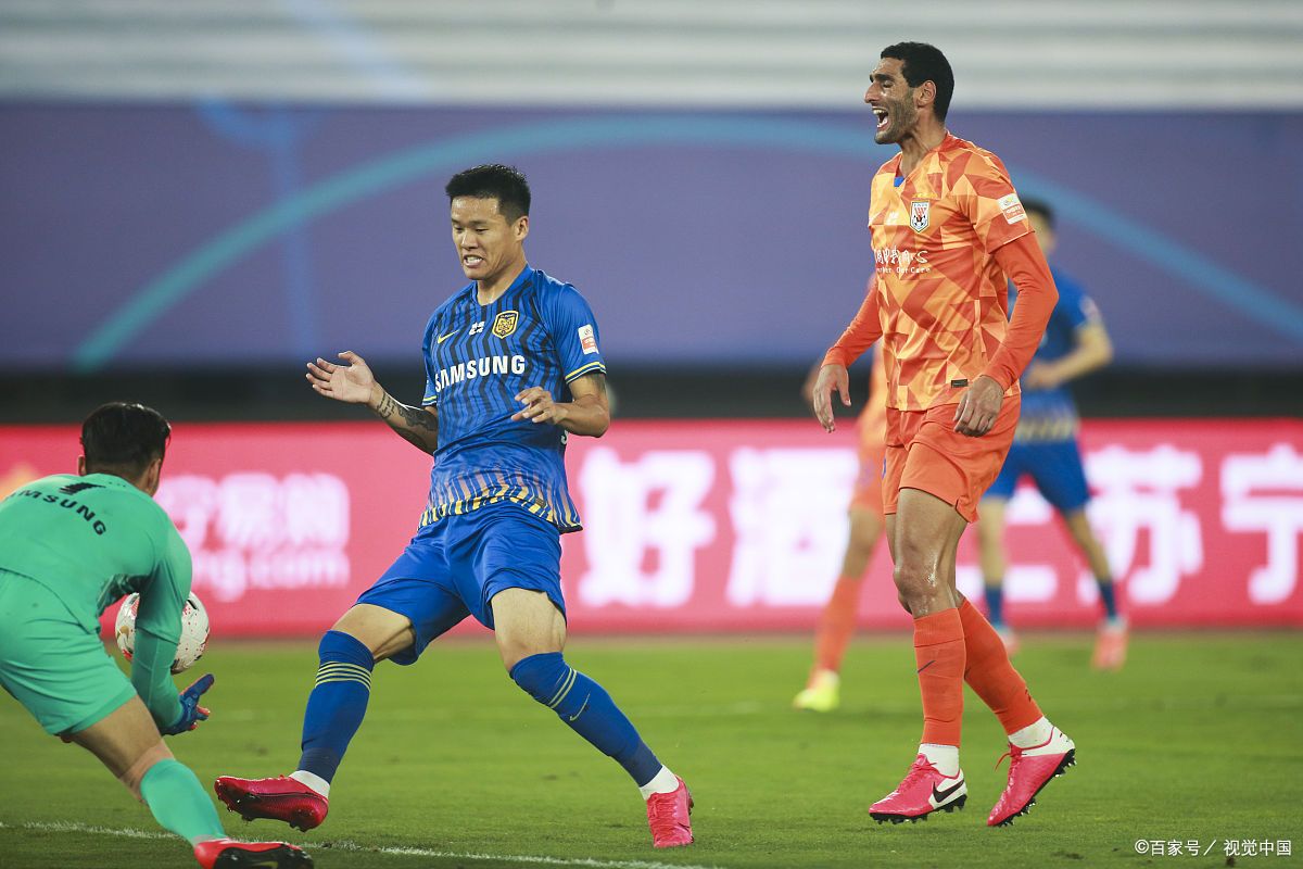 苏宁备战与鲁能的较量，士气高昂