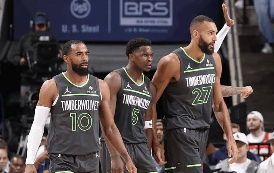 森林狼大胜雄鹿，结束四连败