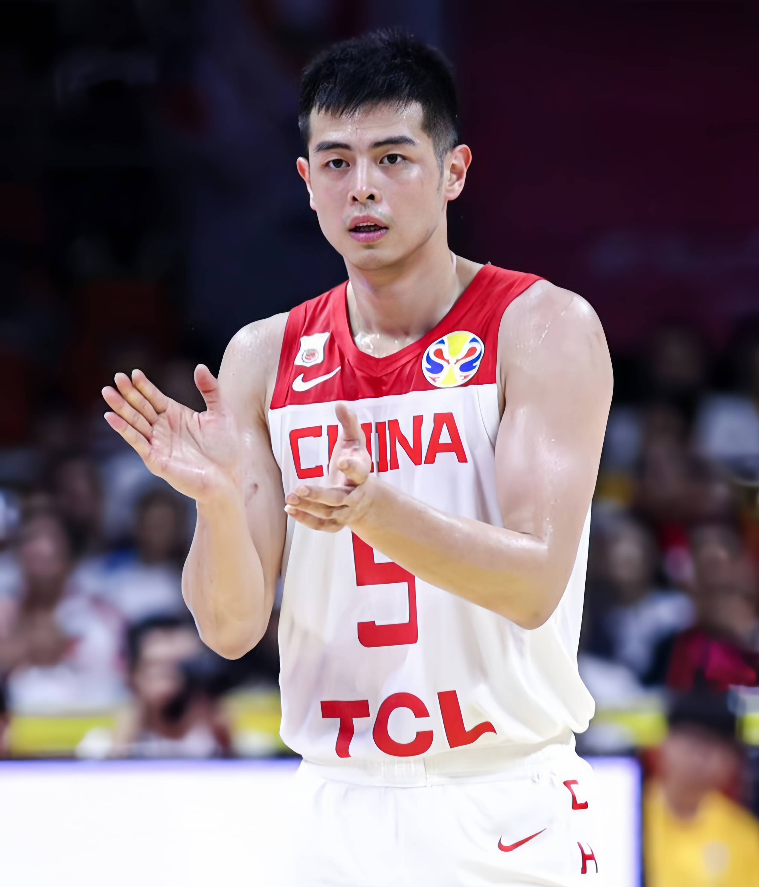 篮球明星组队参加慈善比赛 篮球明星组队参加慈善比赛