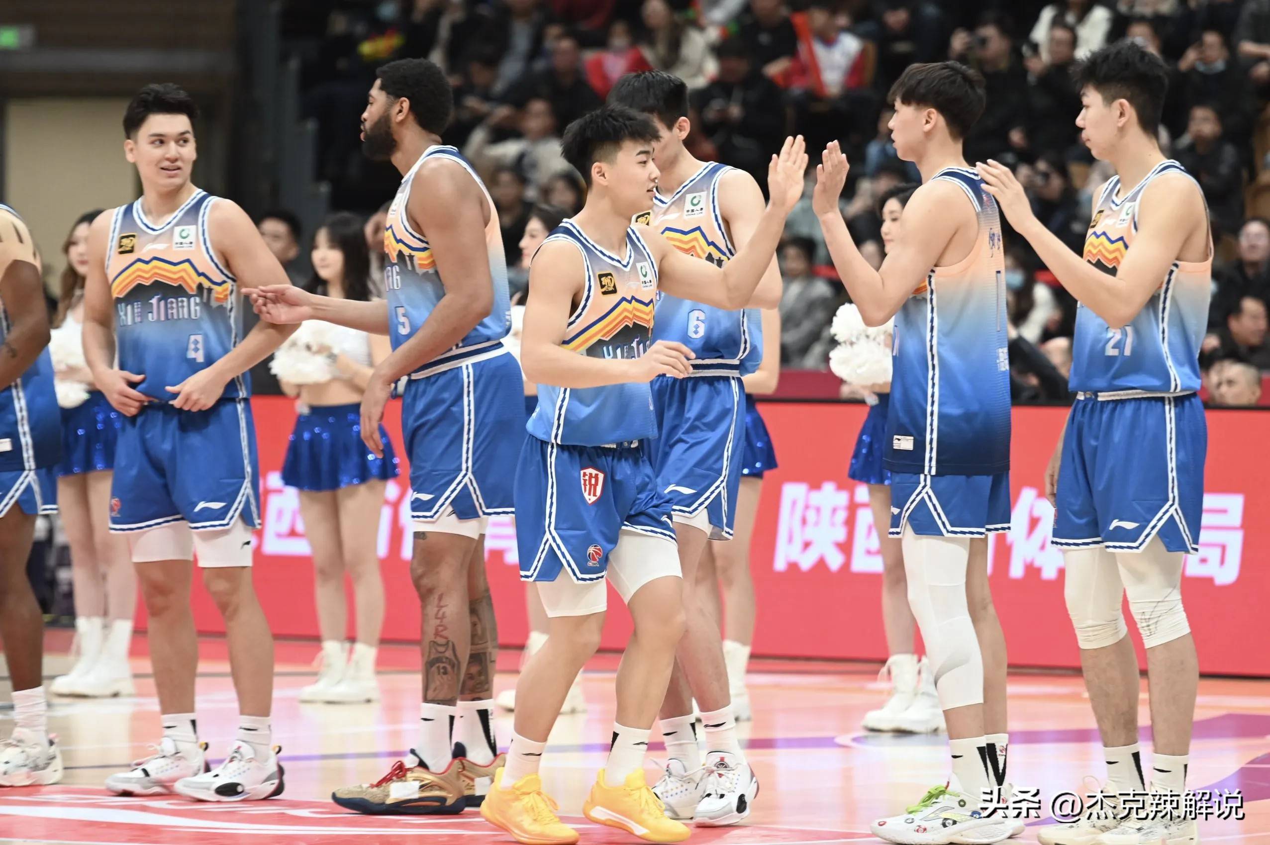 新疆队迎战辽宁队,双方火力全开争夺胜利的简单介绍 新疆队迎战辽宁队,双方火力全开争夺胜利的简单介绍