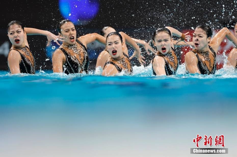 韩国代表团获得群体游泳比赛银牌