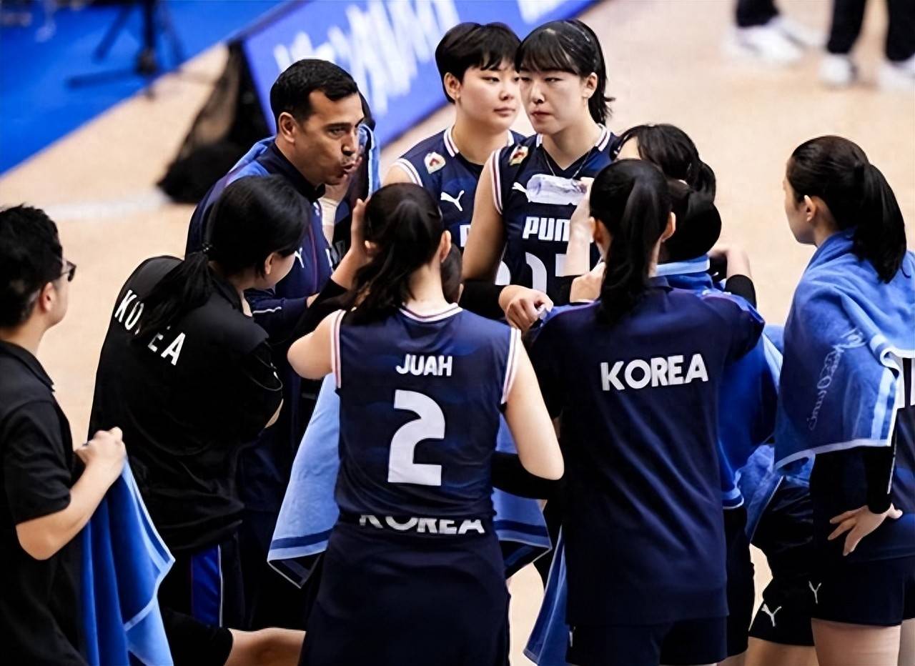 中亚劲旅表现抢眼,成功晋级淘汰赛,引发热议 中亚劲旅表现抢眼,成功晋级淘汰赛,引发热议