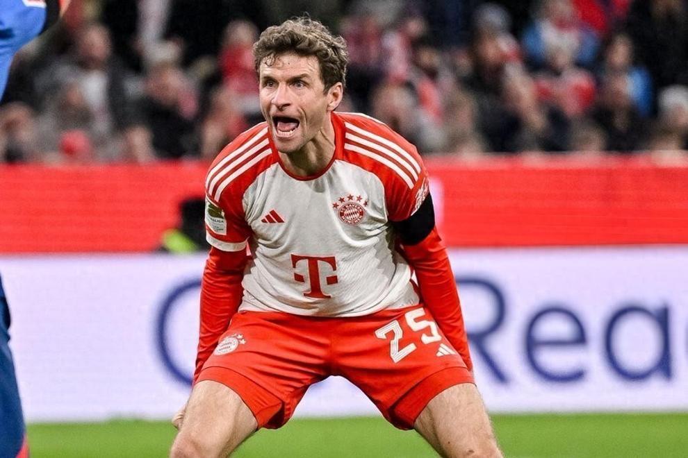 拜仁慕尼黑中场老将因伤休战,多场比赛缺席,引发热议 拜仁慕尼黑中场老将因伤休战,多场比赛缺席,引发热议