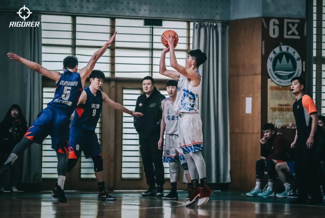 备战心态稳定，球员精神状态佳，掌声雷动的简单介绍