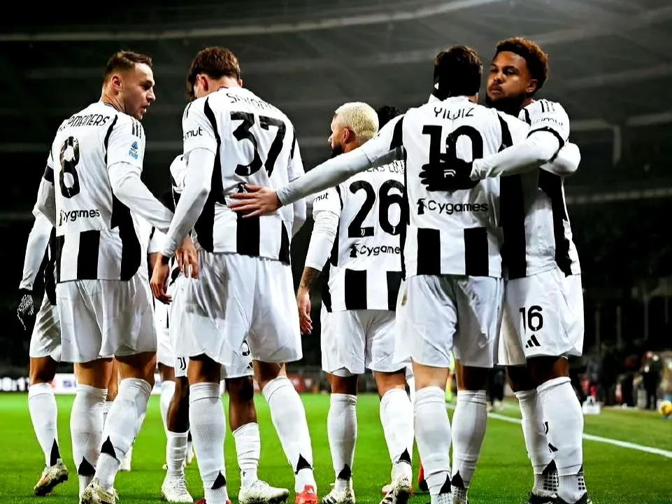 包含足球热潮涌动,球员们竭尽所能拼搏战斗,士气大振的词条 包含足球热潮涌动,球员们竭尽所能拼搏战斗,士气大振的词条