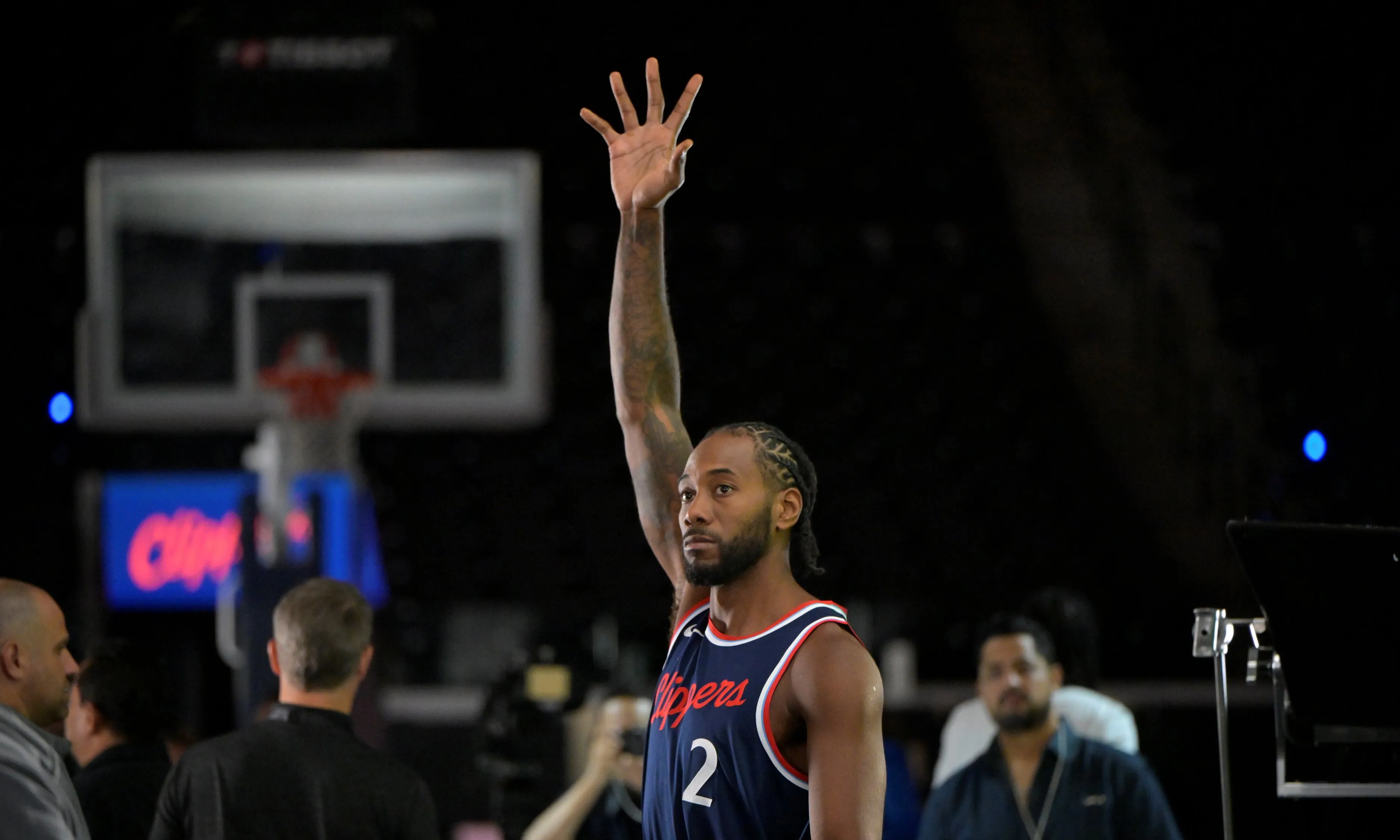 关于快船主教练因健康问题暂时离开球队，势不可挡的信息