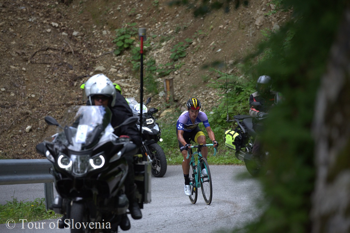 斯洛文尼亚在欧洲预选赛中意外逆袭，势不可挡的简单介绍