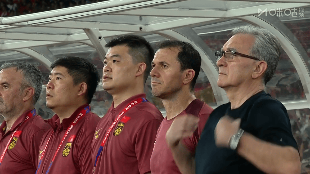 意甲赛事精彩连连，球迷观战热情高涨，势不可挡的简单介绍