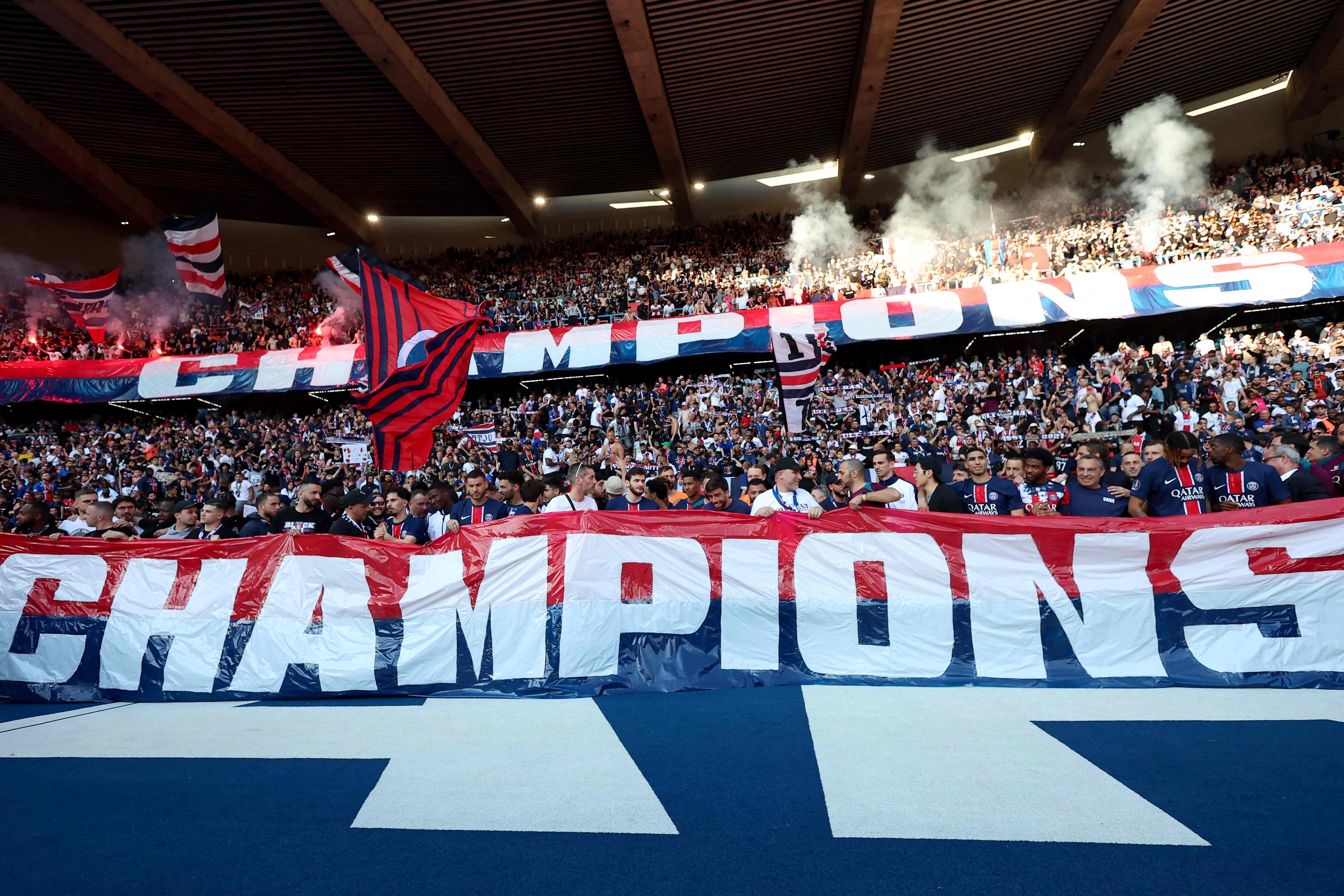 关于巴黎主场大获胜利，晋级淘汰赛，势不可挡的信息