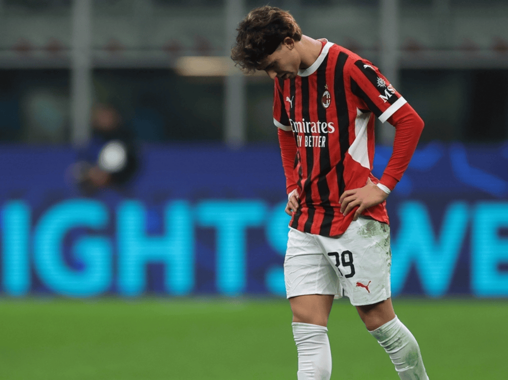 包含AC米兰中场大将重返球队,增添火力支援,稳步上升的词条 包含AC米兰中场大将重返球队,增添火力支援,稳步上升的词条