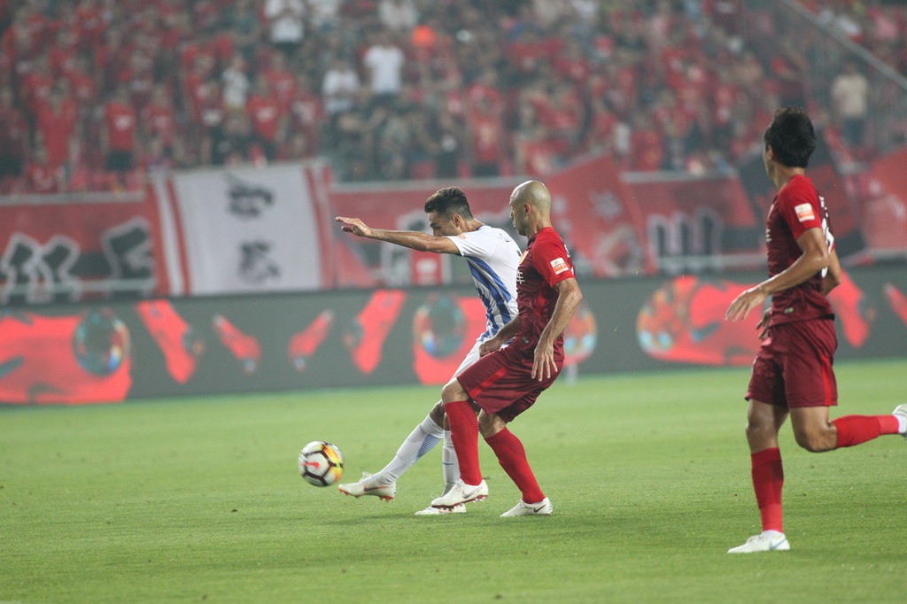 关于华夏主场不敌富力,积分榜有所下滑,掌声雷动的信息 关于华夏主场不敌富力,积分榜有所下滑,掌声雷动的信息