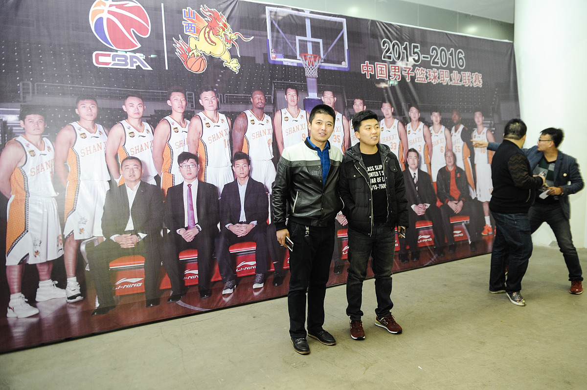 精妙配合助球队取胜，展现团队默契，表现亮眼的简单介绍