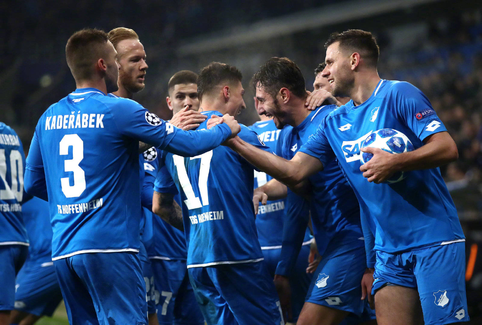 斯图加特主场胜利,追赶前方争冠集团,稳步上升 斯图加特主场胜利,追赶前方争冠集团,稳步上升