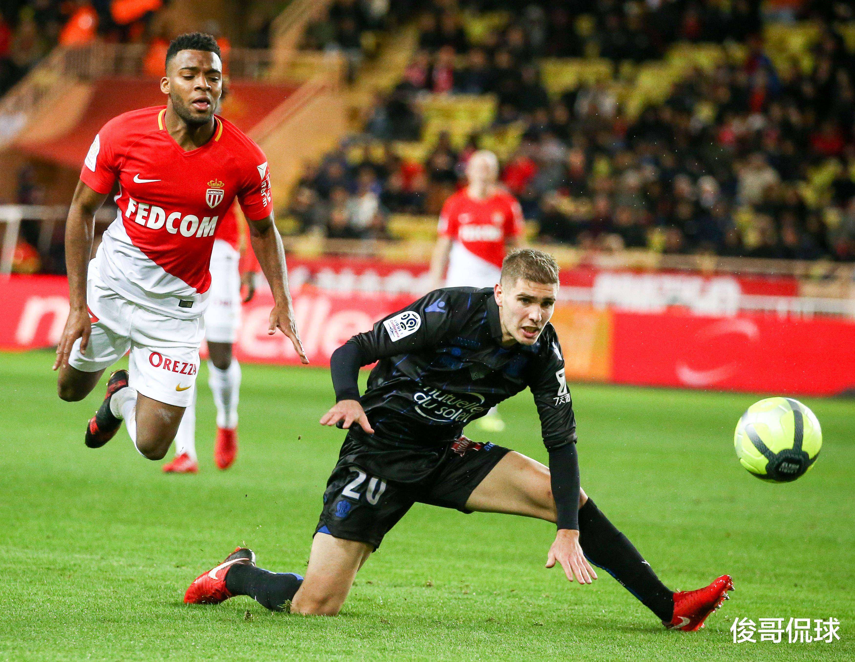 热那亚客场不敌对手,降级形势岌岌可危,表现亮眼 热那亚客场不敌对手,降级形势岌岌可危,表现亮眼