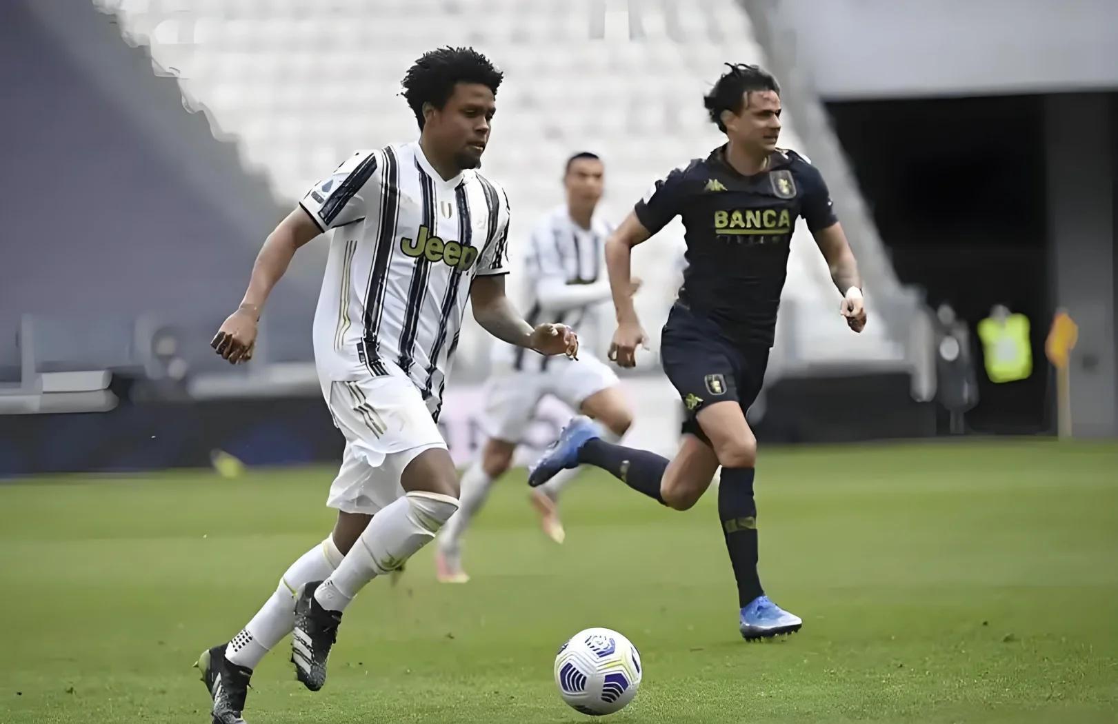 足球职业联赛激情迭起,场场都是决胜时刻,势不可挡 足球职业联赛激情迭起,场场都是决胜时刻,势不可挡