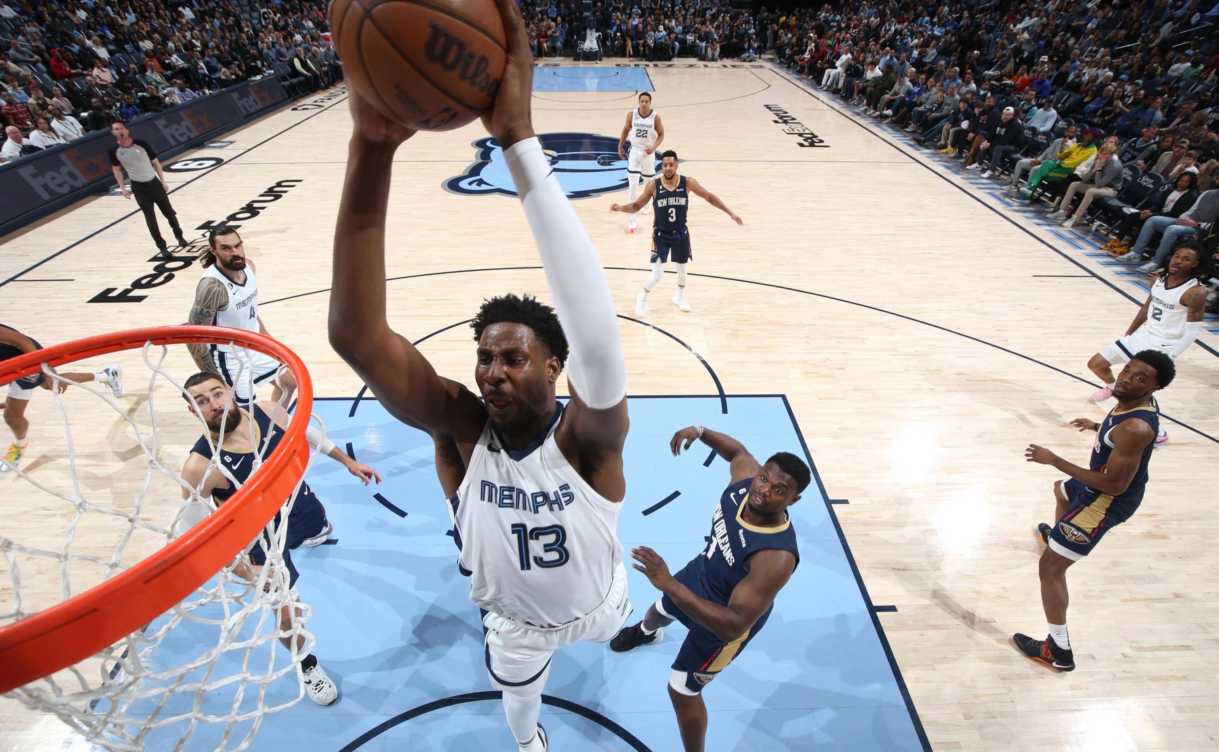 球员们在赛场上展现出技艺和韧性,振奋人心 球员们在赛场上展现出技艺和韧性,振奋人心