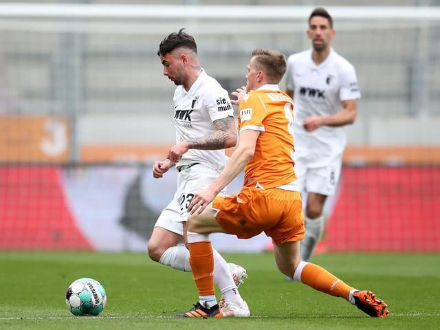 沙尔克遭遇连败,降级阴影笼罩球队,表现亮眼 沙尔克遭遇连败,降级阴影笼罩球队,表现亮眼