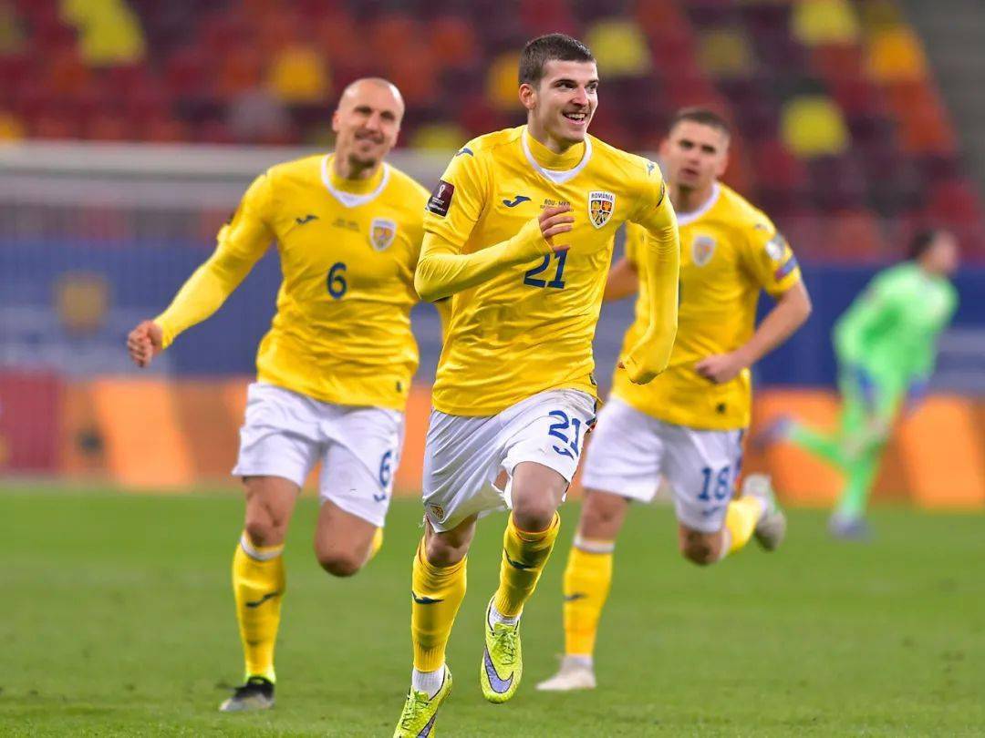 冰岛战胜罗马尼亚，晋级形势起色，全场震撼