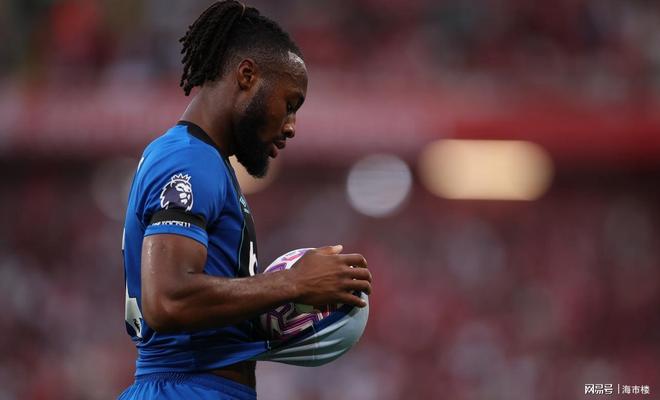 伯恩茅斯赢球后士气高昂,期待接下来更多胜利,掌声雷动的简单介绍 伯恩茅斯赢球后士气高昂,期待接下来更多胜利,掌声雷动的简单介绍