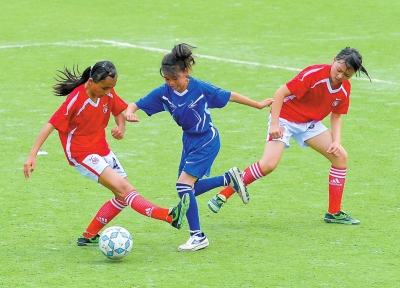 从零到英雄,足球少女们的奋斗之路,稳步上升 从零到英雄,足球少女们的奋斗之路,稳步上升